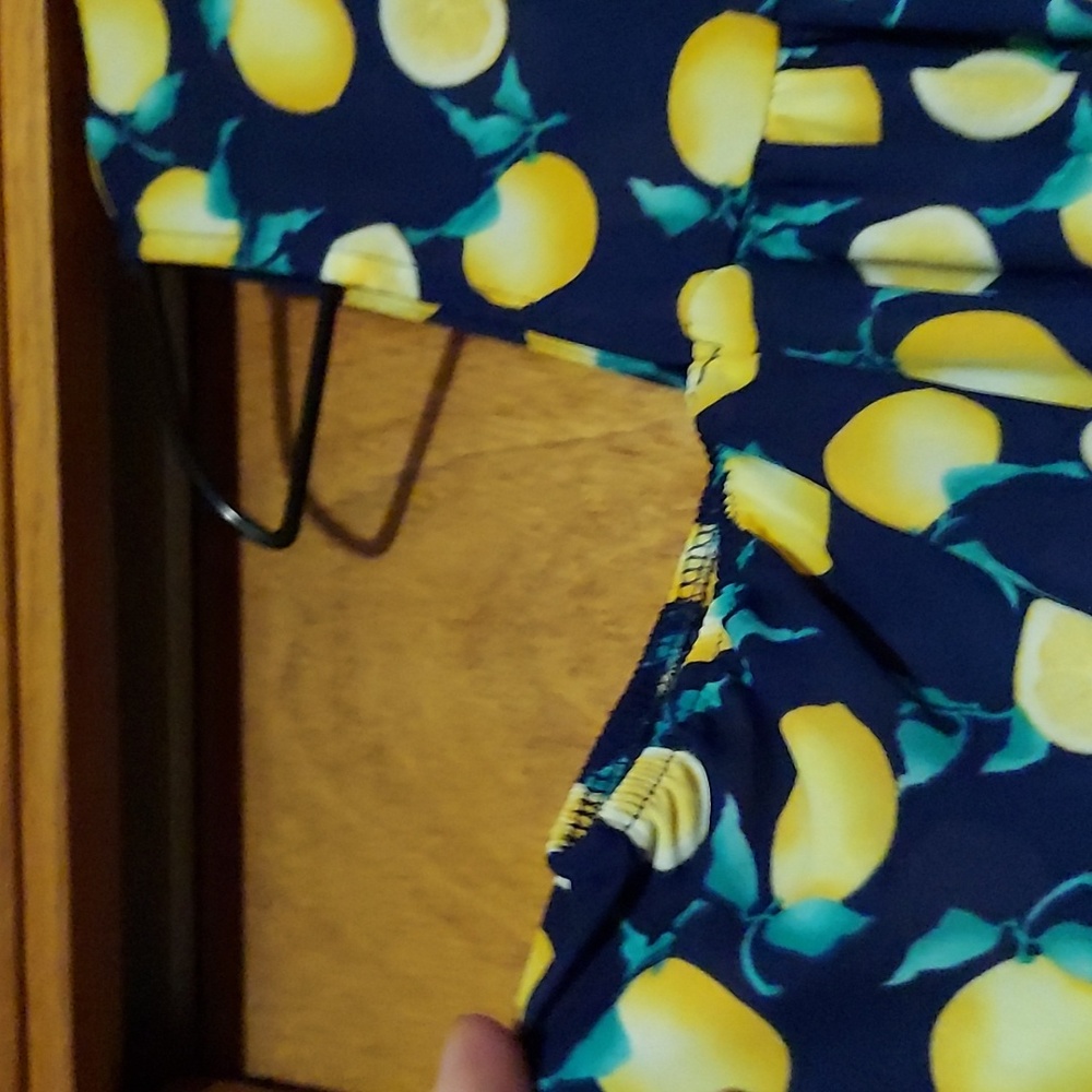 Cold Shoulder Top - Picture 4 of 6